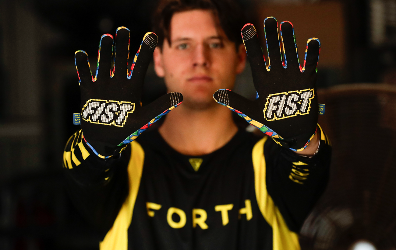 FIST HANDWEAR Strapped Build Gloves - Small F-GS-01516-S