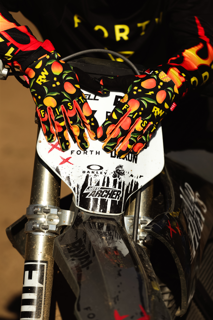 FIST HANDWEAR Strapped R-Willy Red Label Mango Madness Gloves - Small F-GS-01521-S