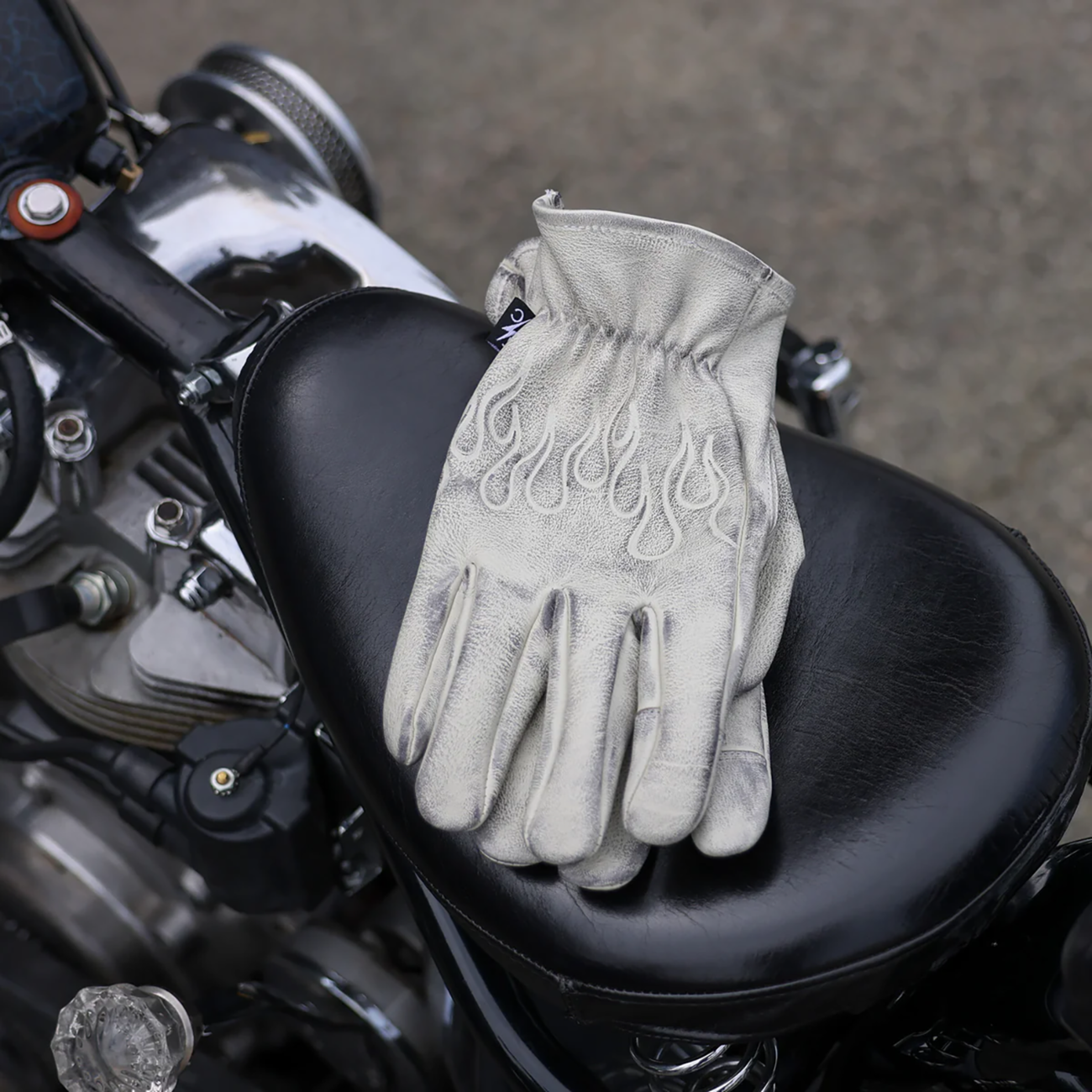 THRASHIN SUPPLY CO. Roper Leather Gloves - Bone White - Medium TRG-00-09