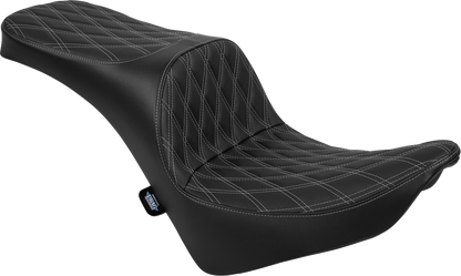 DRAG SPECIALTIES SEATS Freedom Seat - Vinyl - Double Diamond Silver Stitch - FL/FX '18-'25 4719C