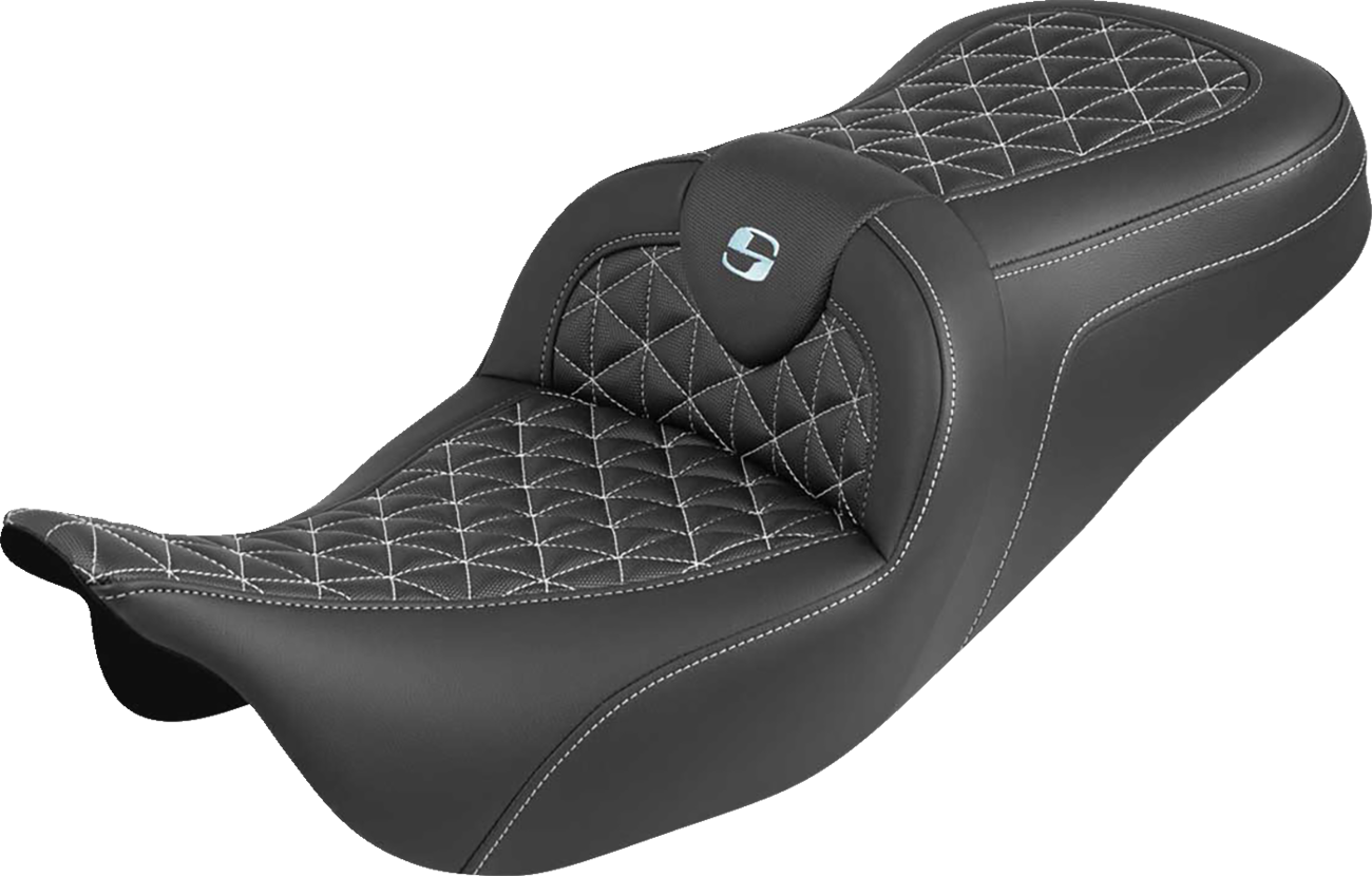 SADDLEMEN RoadSofa™ Tri Gripper Seat - Standard Reach - Silver Stitch - w/o Backrest - FLH/FLT '08-'25 808-07B-21005