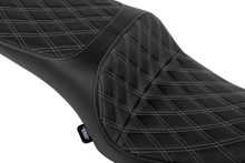DRAG SPECIALTIES SEATS Freedom Seat - Vinyl - Double Diamond Silver Stitch - Challenger '20-'25/Chieftain '25 4722C