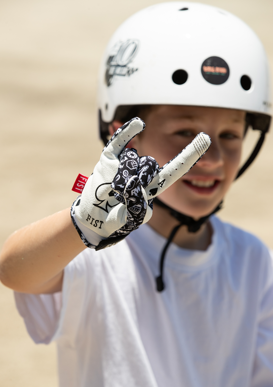 FIST HANDWEAR Youth Strapped R-Willy Ace Gloves - Medium F-GSY-01752-M