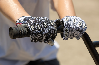 FIST HANDWEAR Lil Fists Strapped R-Willy Ace Gloves - Large F-GLF-01752-L