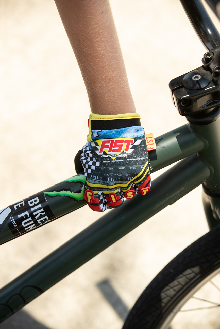 FIST HANDWEAR Youth Strapped Speedway Gloves - Medium F-GSY-01759-M