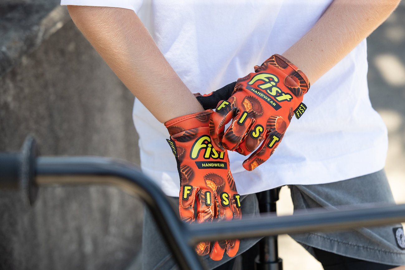 FIST HANDWEAR Youth Strapped 100% Nuts Gloves - Medium F-GSY-01762-M