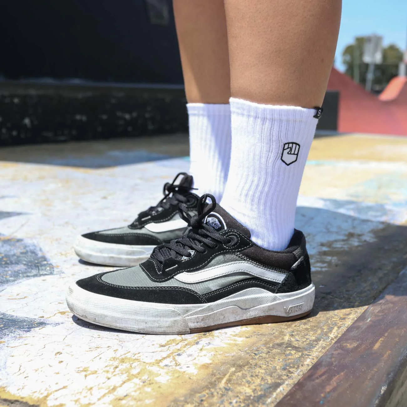 FIST HANDWEAR Crew Socks - Stocker - White - Small/Medium F-SC-00971-S/M
