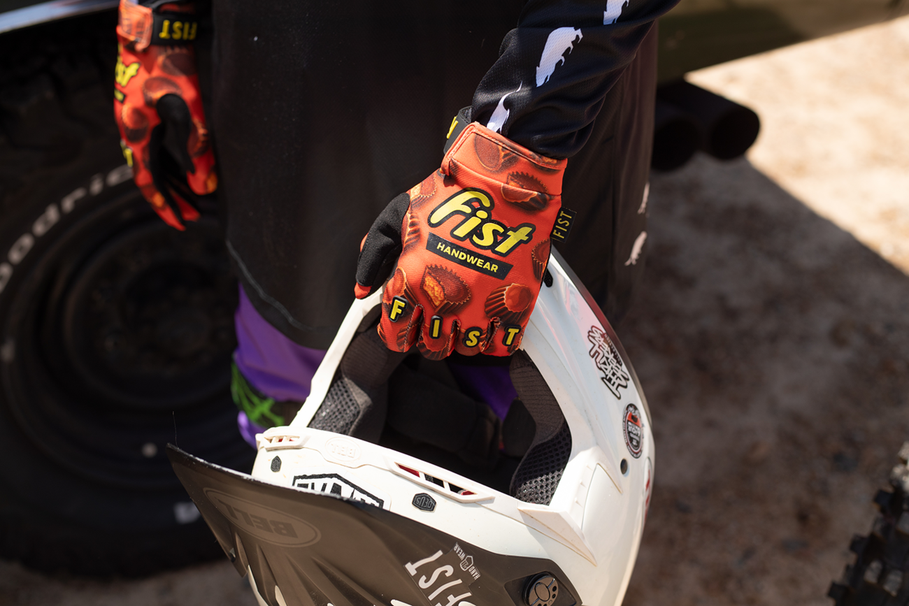 FIST HANDWEAR Strapped 100% Nuts Gloves - 2XL F-GS-01762-2XL