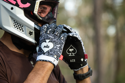 FIST HANDWEAR Strapped R-Willy Ace Gloves - Small F-GS-01752-S