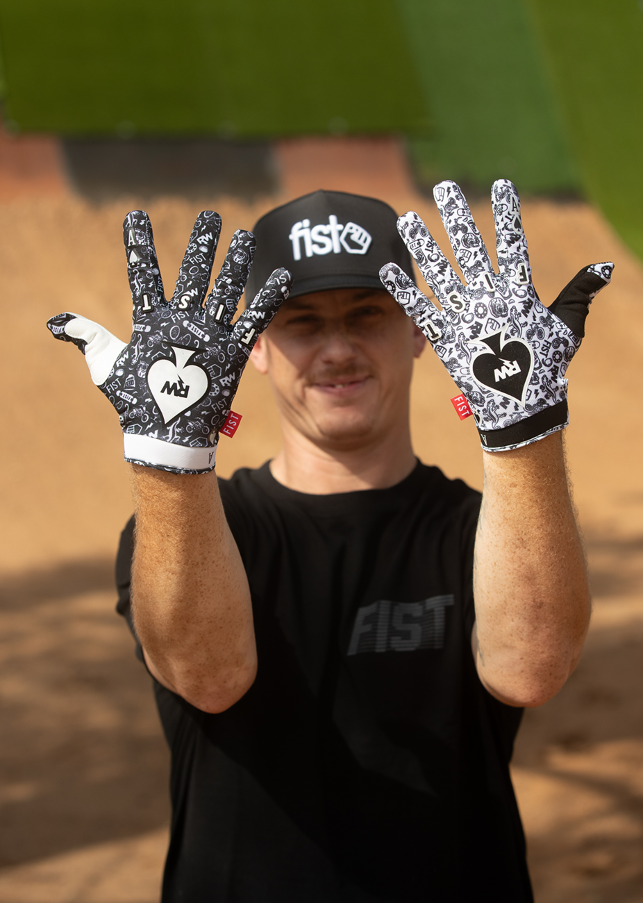 FIST HANDWEAR Strapped R-Willy Ace Gloves - Small F-GS-01752-S