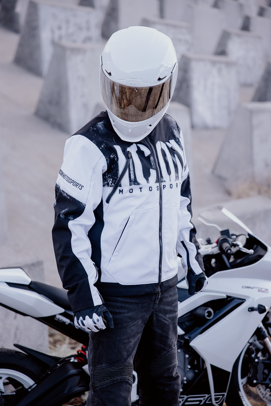 ICON Airframe Pro™ Helmet - Solid - Gloss White - Medium 0101-19190