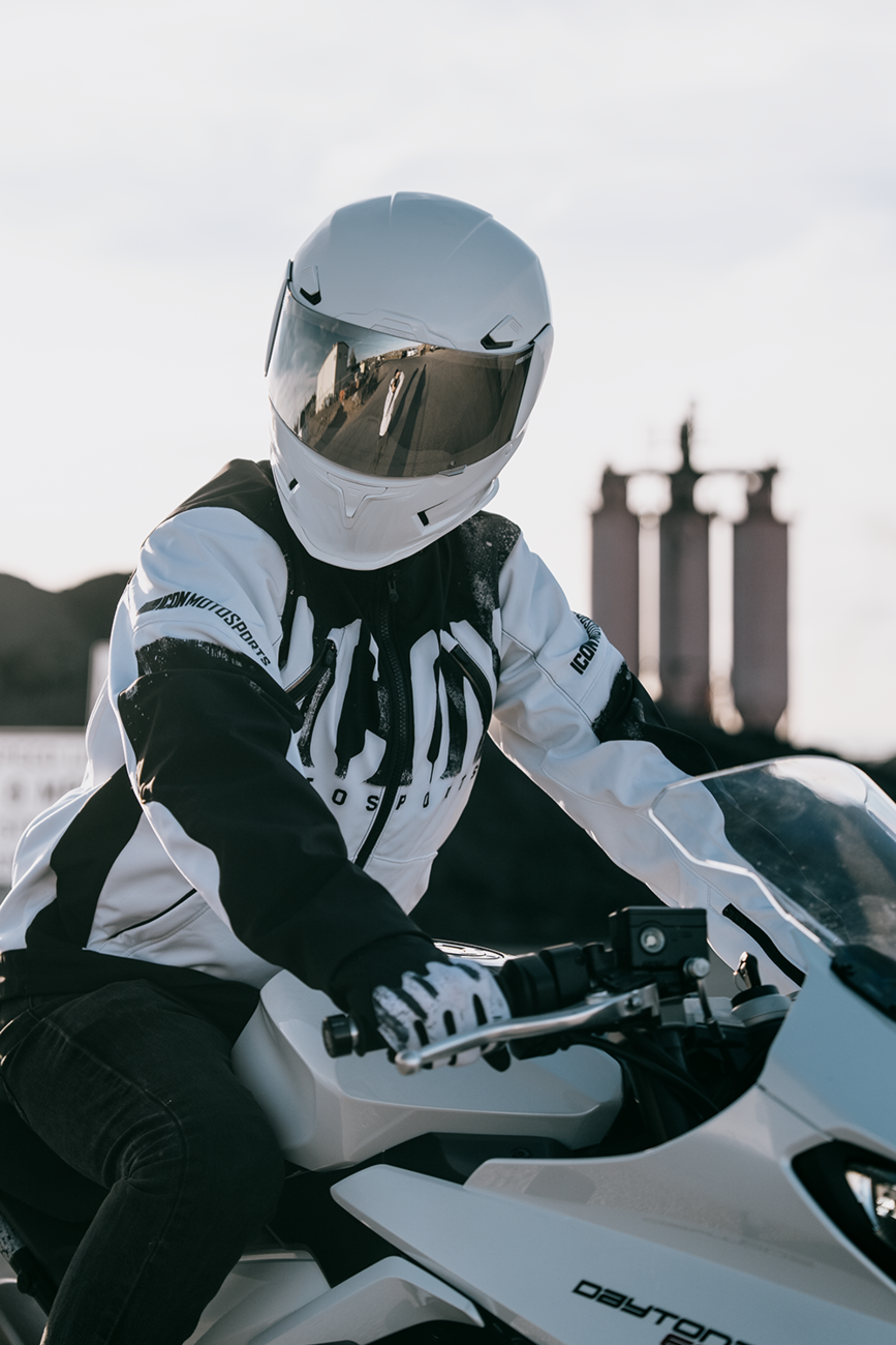 ICON Airframe Pro™ Helmet - Solid - Gloss White - Large 0101-19191