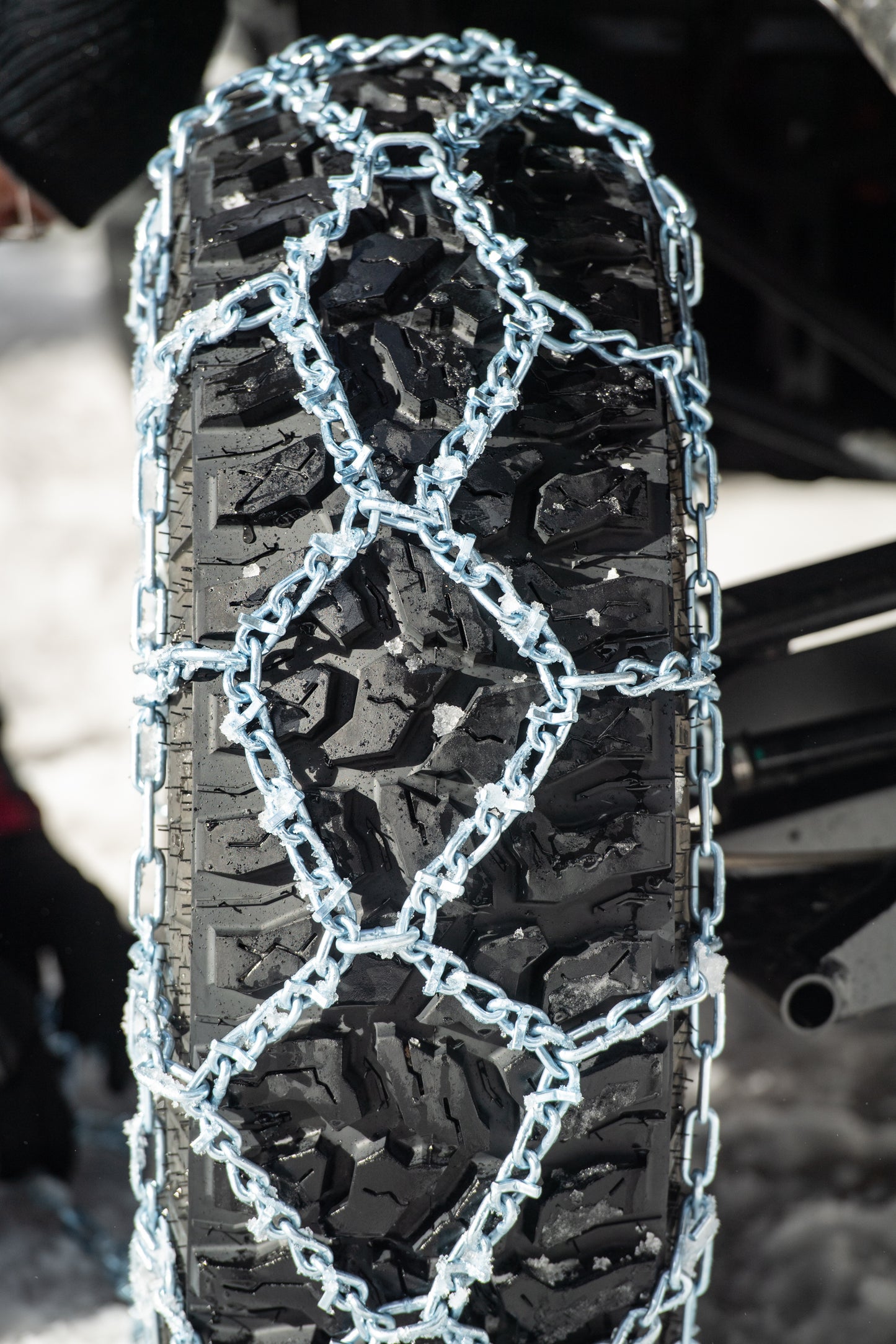 Diamond V Bar Snow Chains 32" 32x10 14 And 32x10 15