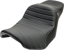 SLYFOX Chariot Seat - Silver Classic Stitch - Silver Logo - FLH/FLT '23.5-'26 4729B
