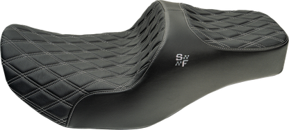 SLYFOX Chariot Seat - Silver Double Diamond Stitch - Silver Logo - FLH/FLT '09-'23.5 4723D