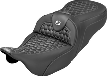 SADDLEMEN Extended Reach RoadSofa™ Seat - Honeycomb - White Stitch - without Backrest - FLH/FLT '08-'25 808-07B-19006