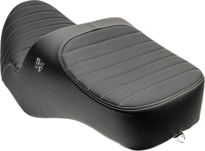 SLYFOX Chariot Seat - Silver Classic Stitch - Silver Logo - FLH/FLT '09-'23.5 4723B