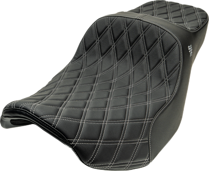 SLYFOX Chariot Seat - Silver Double Diamond Stitch - Silver Logo - FLH/FLT '23.5-'26 4729D