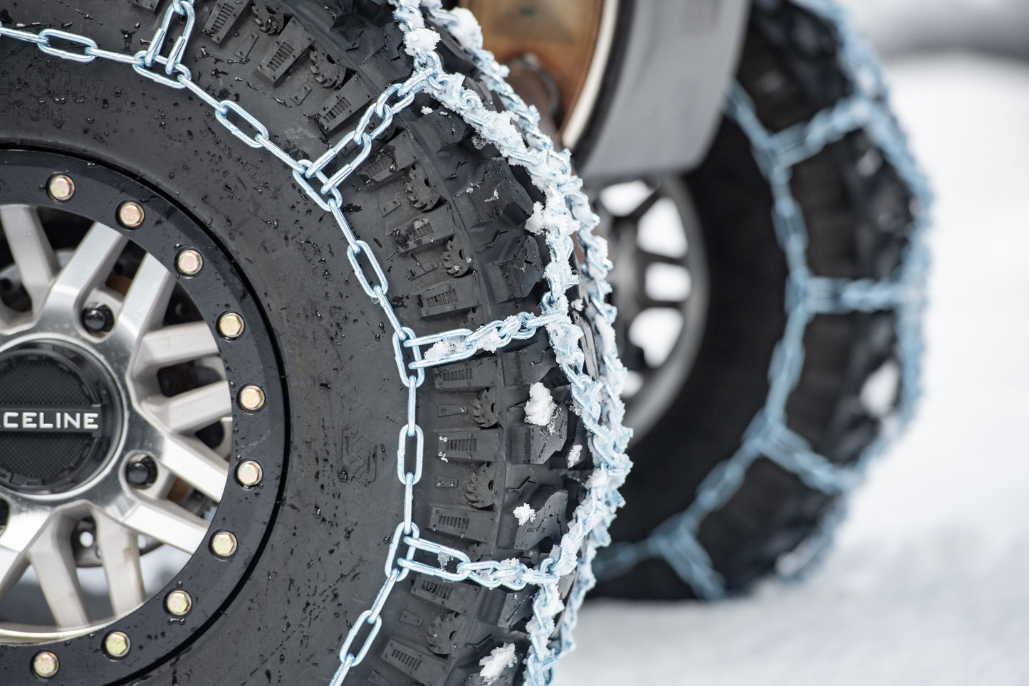Diamond V Bar Snow Chains 30" 30x10 14 And 30x10 15