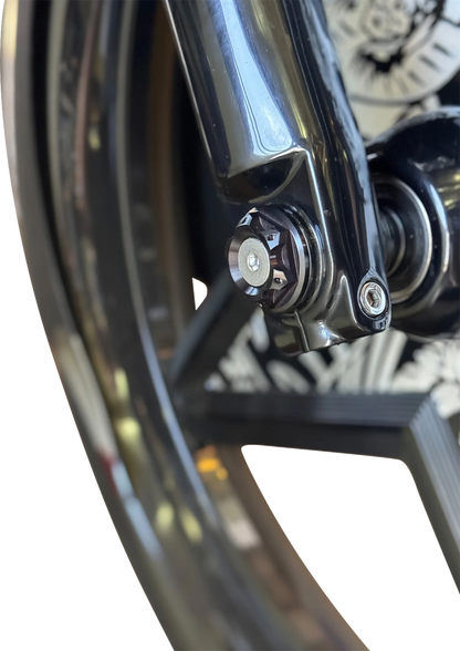 PAUL YAFFE BAGGER NATION Y-Axle with Turret Style Axle Cover Kit - Custom - Front - Black - 25 mm PYO:YAXLE-08-HT-BK