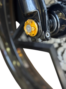 PAUL YAFFE BAGGER NATION Y-Axle with Turret Style Axle Cover Kit - Custom - Front - Gold - 25 mm PYO:YAXLE-08-HT-GD