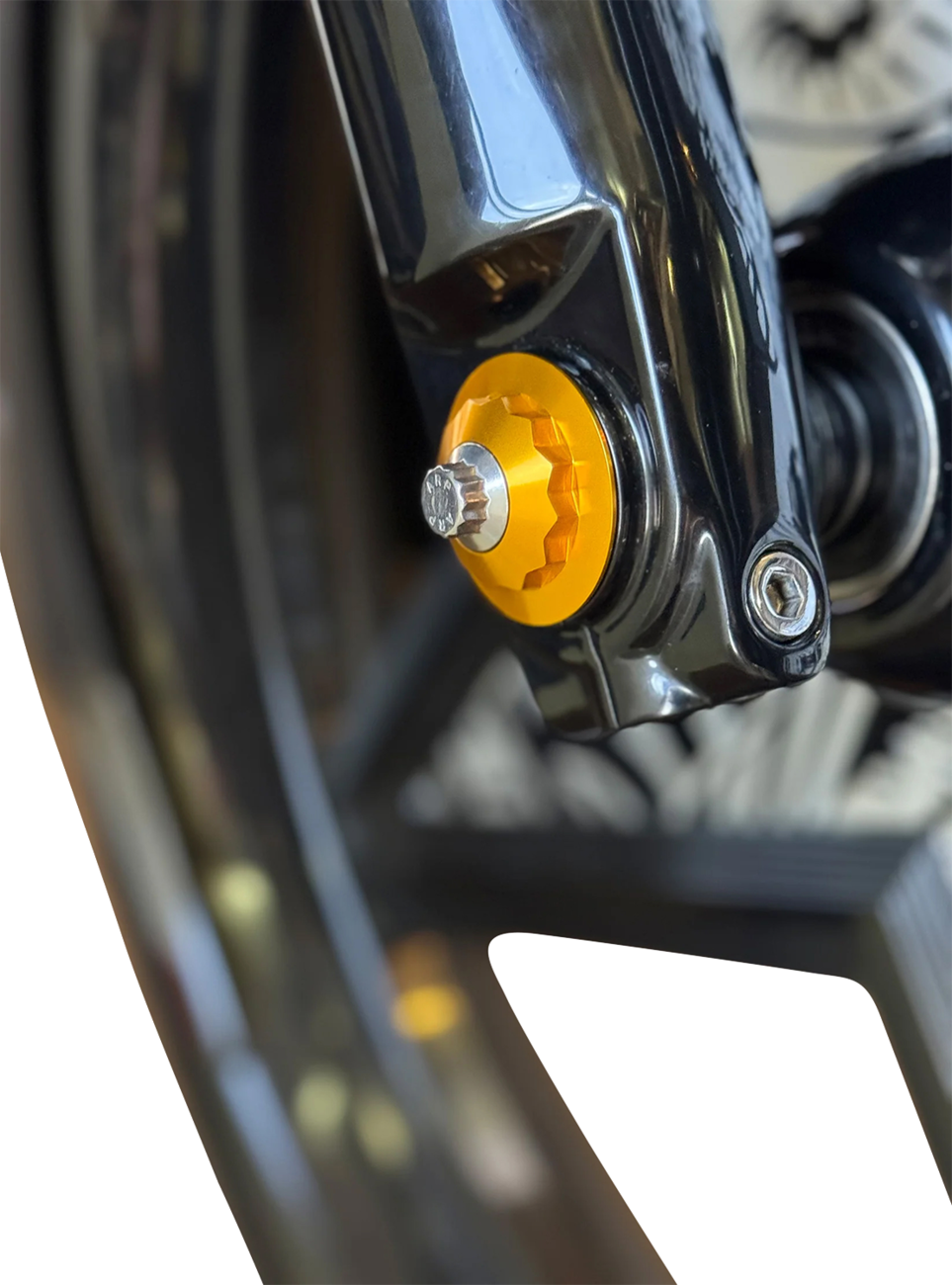 PAUL YAFFE BAGGER NATION Y-Axle with 12 Point Style Axle Cover Kit - Custom - Front - Gold - 25 mm PYO:YAXLE-08-TP-GD