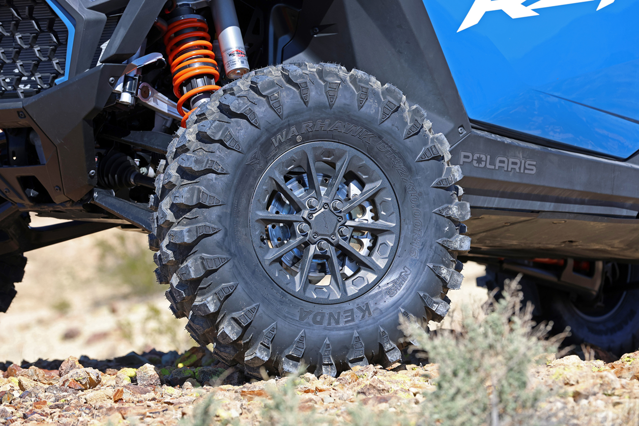 KENDA Tire - Warhawk - Front/Rear - 32x10R15 - 8 Ply 0832143210R15