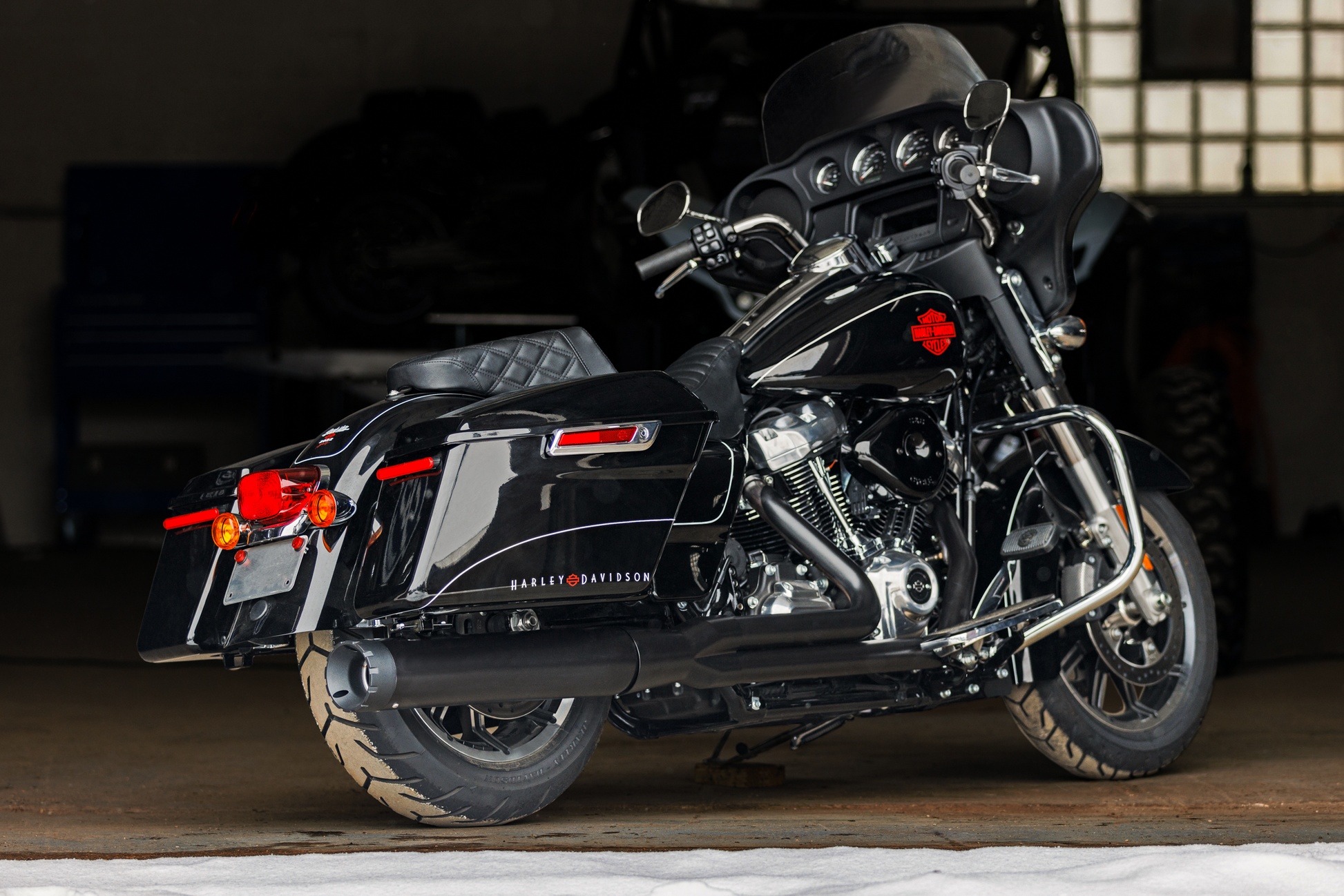 Monarch 2 1 Black M8 Touring `17 23