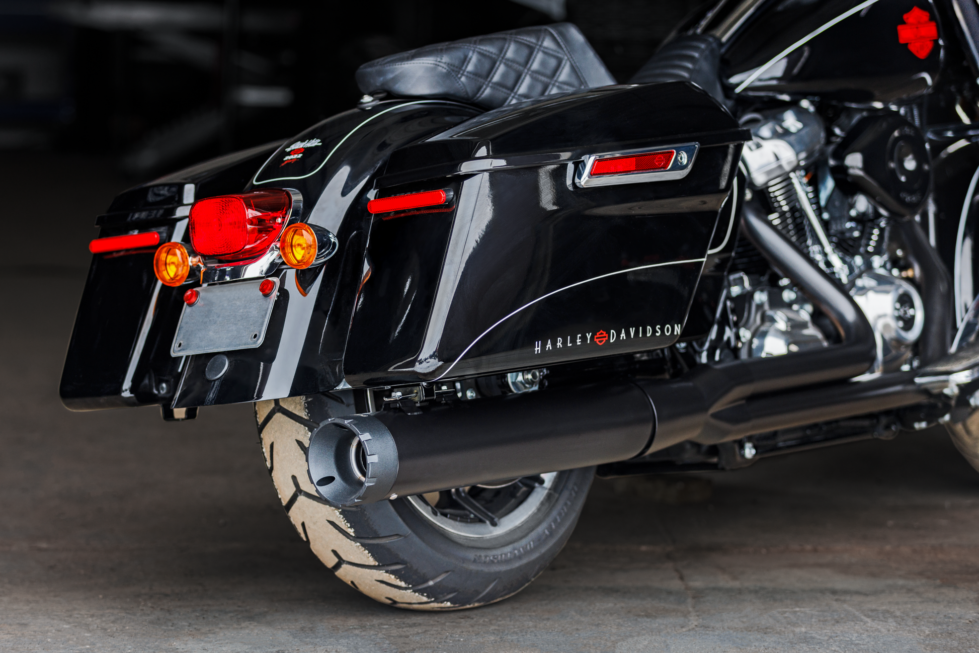 Monarch 2 1 Black M8 Touring `17 23