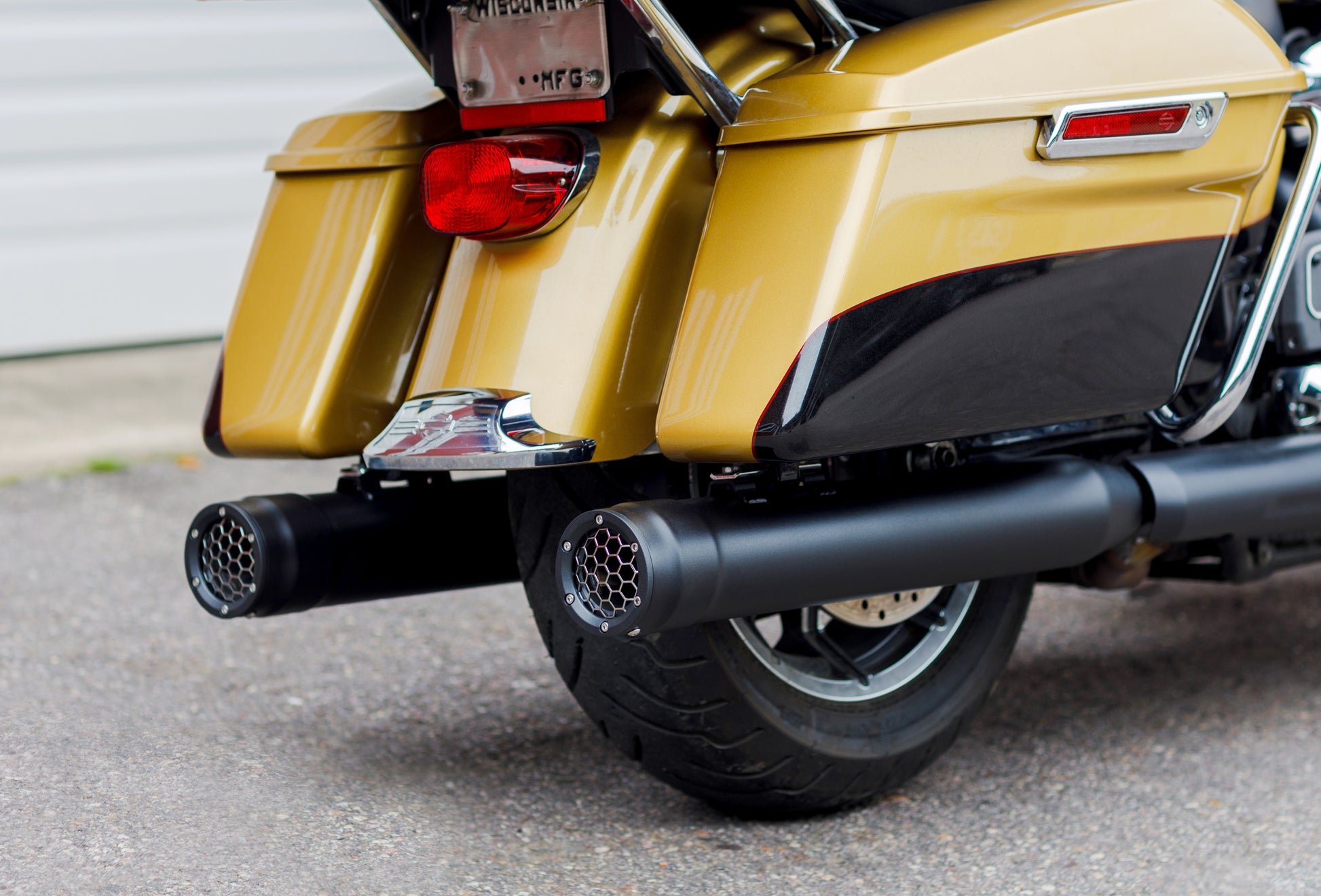 Grand Prix Mufflers Black Touring `17 Up