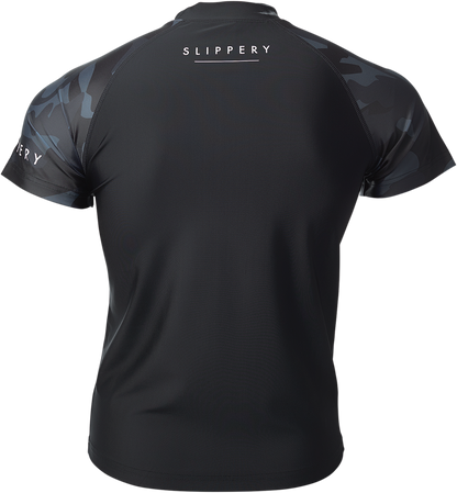 SLIPPERY Rashguard - Short-Sleeve - Black/Camo - Medium 3250-0137