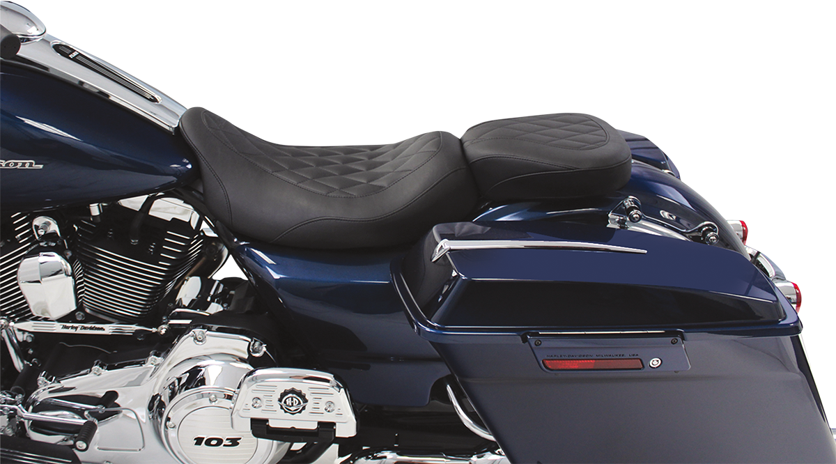 MUSTANG Wide Tripper Rear Seat - Diamond - FL '97-'25 76695