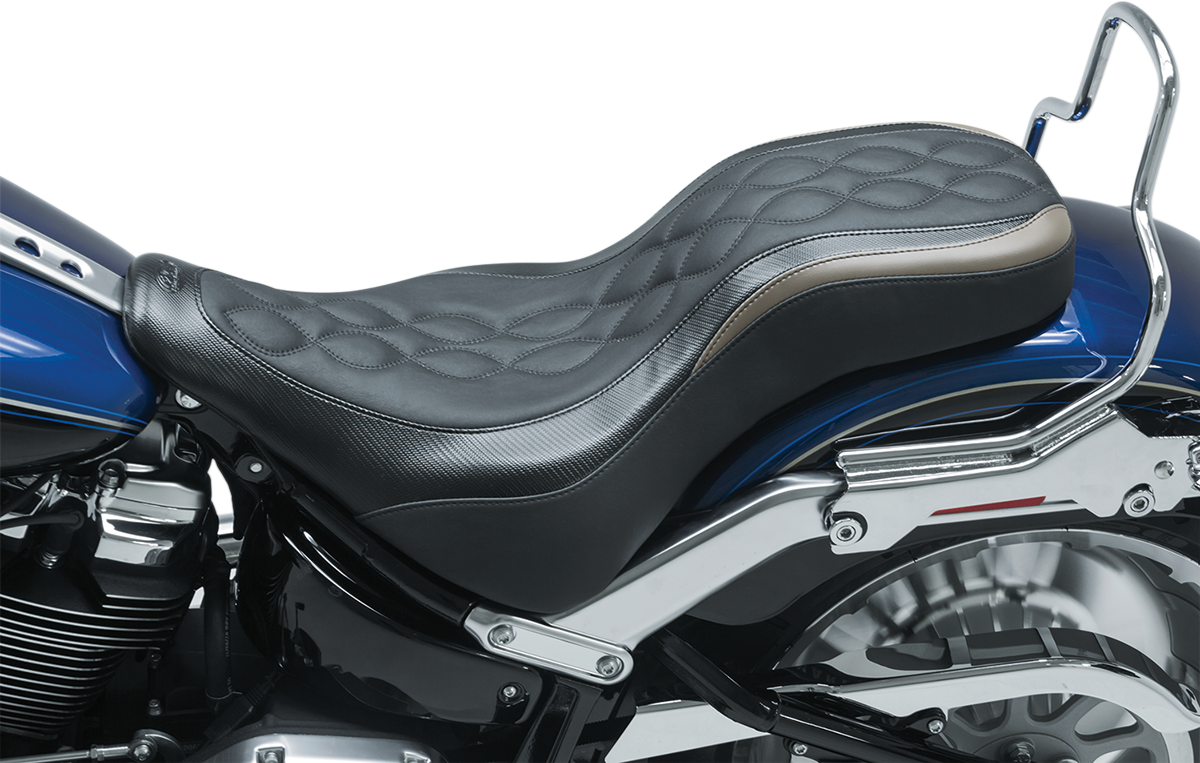 MUSTANG Day Tripper™ Seat - Double Helix Stitch - FLFB '18-'21 75836