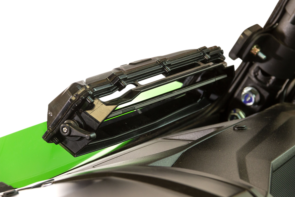 SEIZMIK Windshield - Vented - KRX 50-26097KIT
