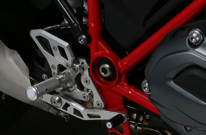 AELLA Carved Footpegs for the BMW R1200R / R1200RS