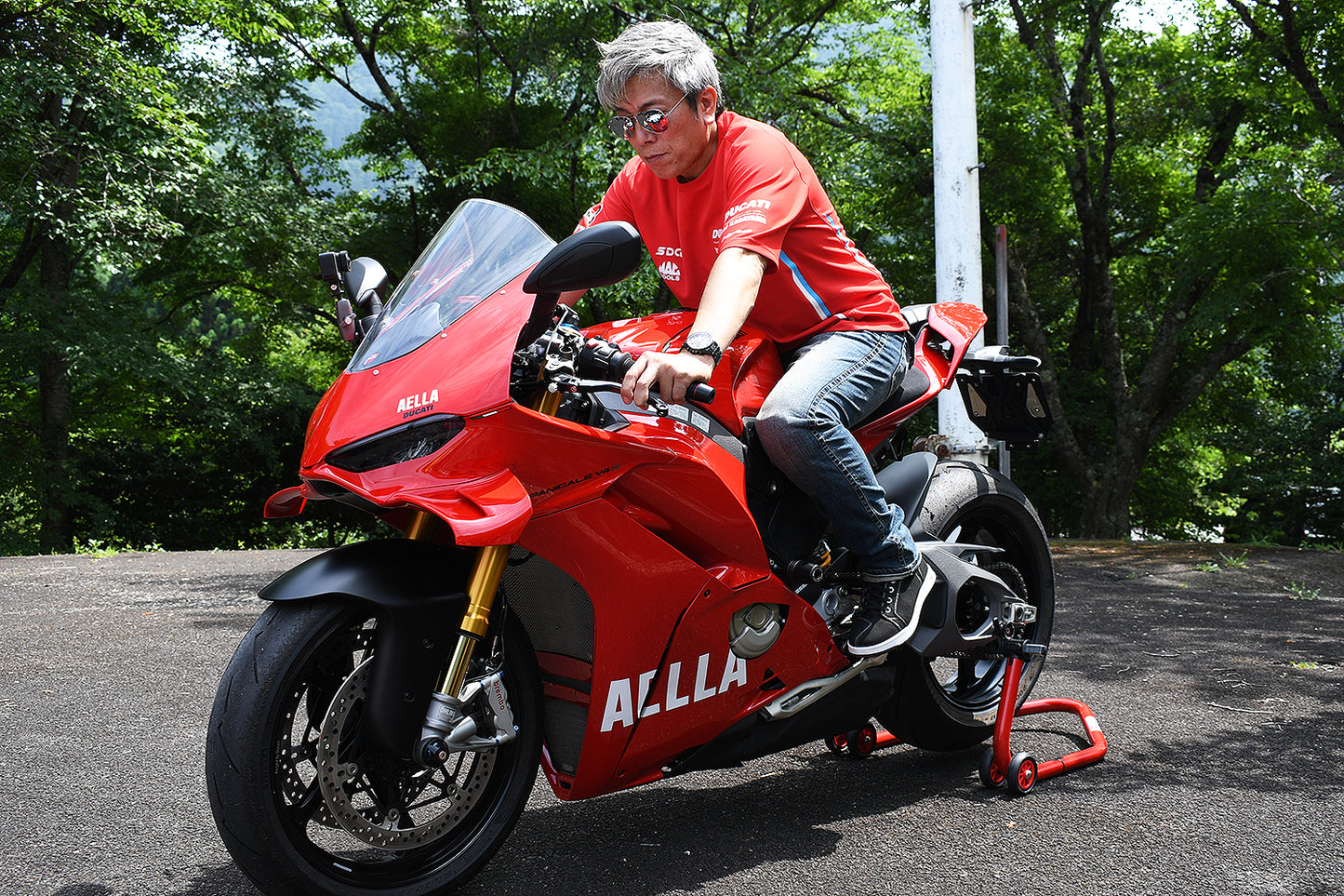 AELLA Riding Step Kit (Rearsets) TEAM KAGAYAMA SP EDITION for the Ducati Panigale V4 (2025+)