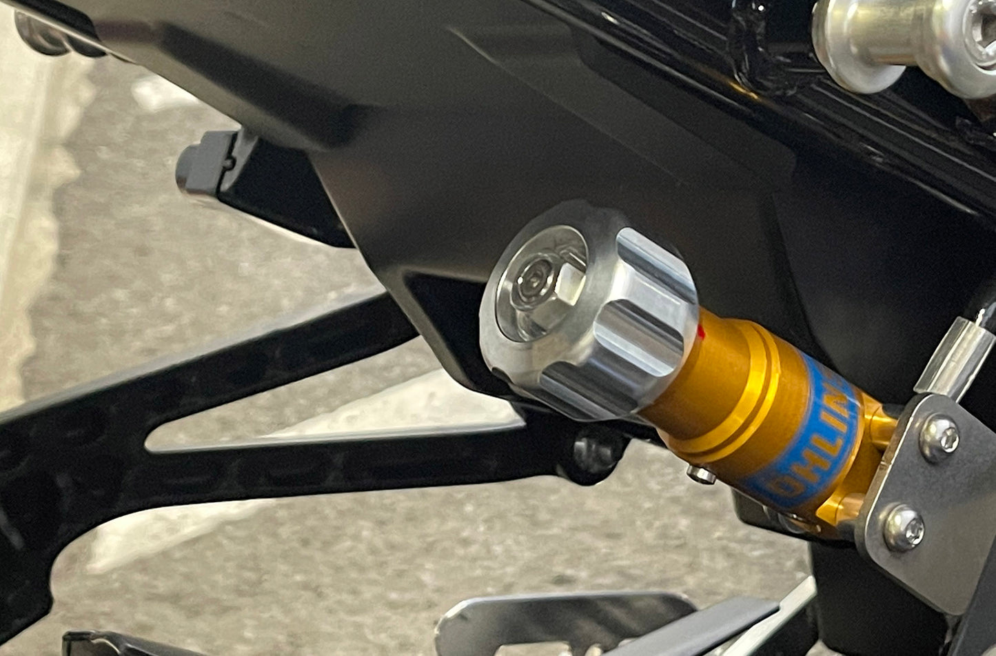 AELLA Machined Billet Knob For Ohlins Hydraulic Rear Shock Preload Adjuster