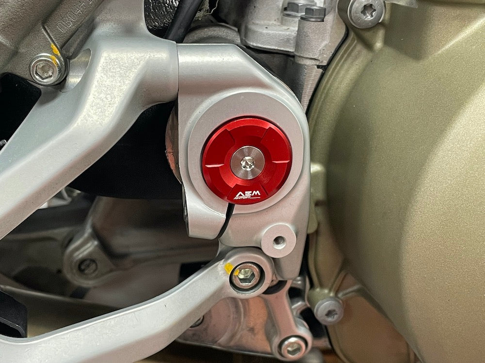 AEM FACTORY - DUCATI PANIGALE / STREETFIGHTER V4 FRAME PLUG KIT PLUS TITANIUM ENGINE / FRAME BOLTS