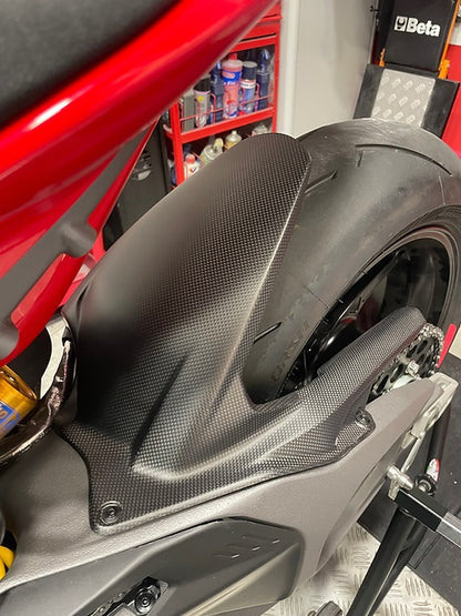 Carbonvani Carbon Fiber Rear Wheel Hugger (fender) for Termignoni Delta Exhaust for Ducati Panigale / Streetfighter V4 (2025+)