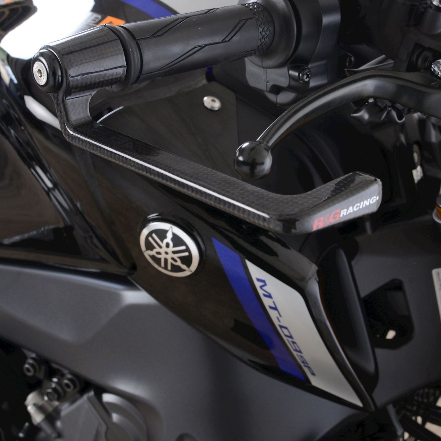 R&G Racing Pure Carbon Fibre Brake Lever Guard for Yamaha FZ-09 / MT-09 '21-'22