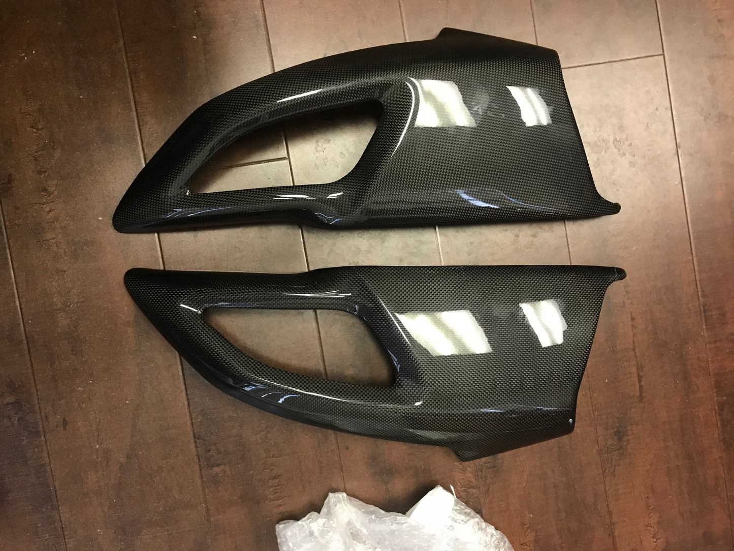 MOTOCORSE - CARBON FIBER AIR DUCT COVER SET FOR DUCATI DIAVEL 2010-18 - GLOSS - DAMAGED