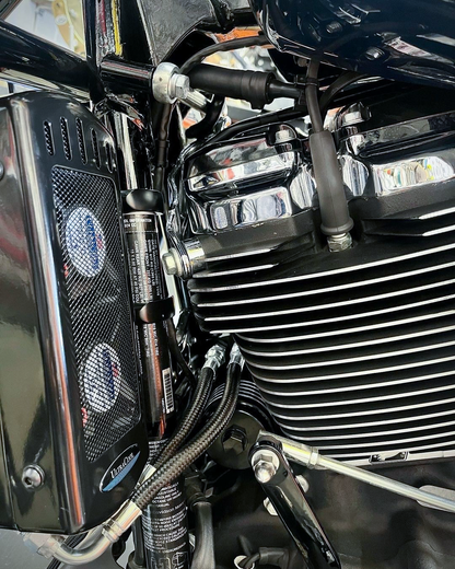 Side Mount Oil Cooler M8 Touring `17 23  Gloss Blk
