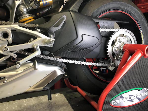 Carbonvani - Ducati Panigale V4 / S / R / Speciale Carbon Fiber Swingarm Guard - Slider Version
