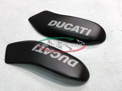 Carbonvani - Ducati Panigale / Streetfighter V4 / S / R / Speciale Carbon Fiber Tank Sliders