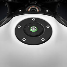 Gas Cap Locking Black/Green Kaw