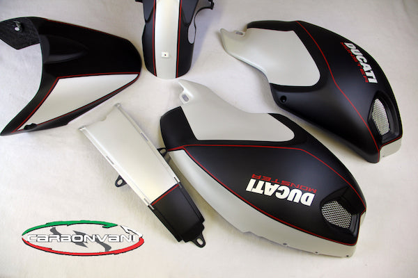 CARBONVANI - DUCATI MONSTER M1100 / M796 / M696 CARBON FIBER DEVIS BODY KIT